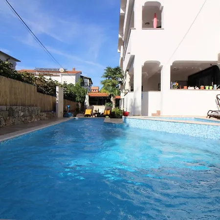 Ferienwohnung In Mit Gepflegtem Garten * פורץ