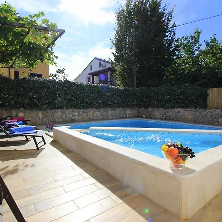 Ferienwohnung In Mit Gepflegtem Garten