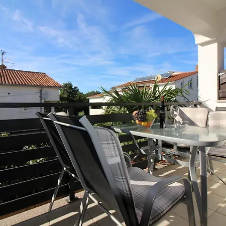Ferienwohnung In Mit Gepflegtem Garten דירה