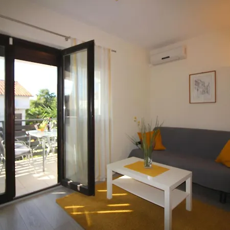 Ferienwohnung In Mit Gepflegtem Garten דירה פורץ
