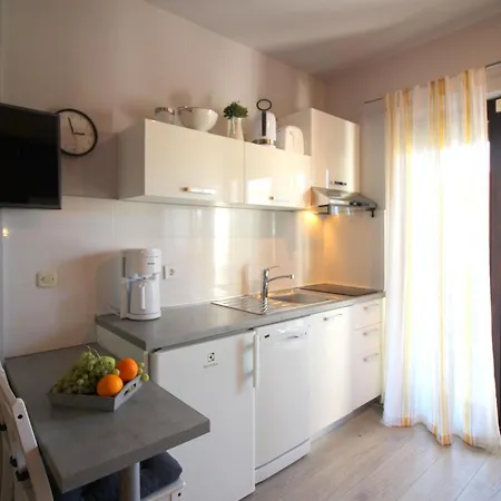Ferienwohnung In Mit Gepflegtem Garten דירה