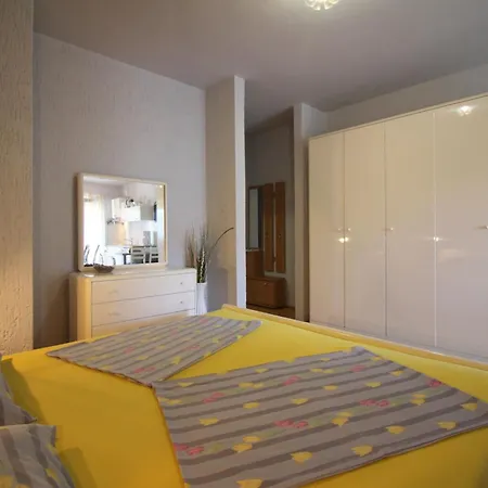 דירה Ferienwohnung In Mit Gepflegtem Garten
