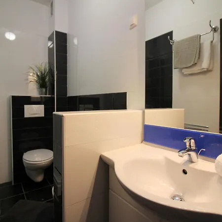 Ferienwohnung In Mit Gepflegtem Garten דירה פורץ