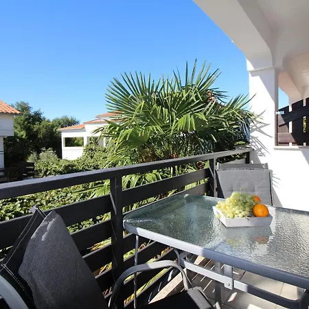דירה Ferienwohnung In Mit Gepflegtem Garten *