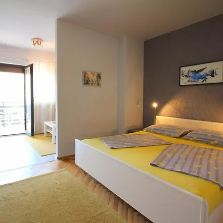 דירה Ferienwohnung In Mit Gepflegtem Garten