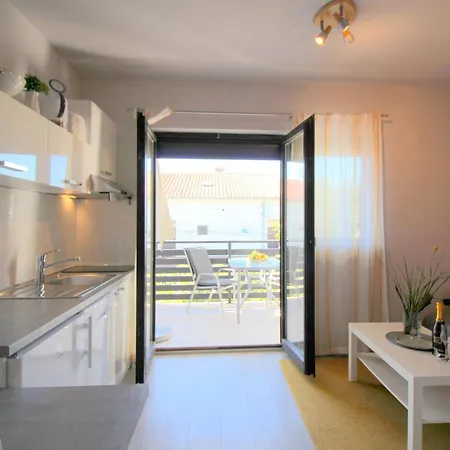 דירה Ferienwohnung In Mit Gepflegtem Garten