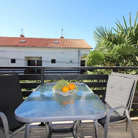 Ferienwohnung In Mit Gepflegtem Garten דירה