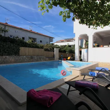 דירה Ferienwohnung In Mit Gepflegtem Garten *